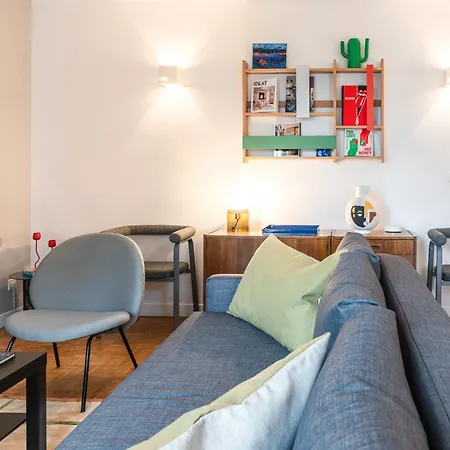 Luxury Flat With Balcony - 6 Guests - Near Metro Apartment