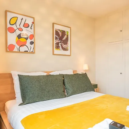 Luxury Flat With Balcony - 6 Guests - Near Metro Apartment Paris