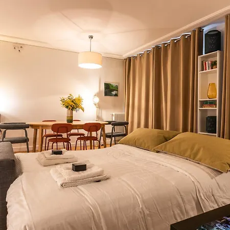 Apartment Luxury Flat With Balcony - 6 Guests - Near Metro