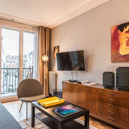 Luxury Flat With Balcony - 6 Guests - Near Metro Apartment *