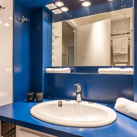 Luxury Flat With Balcony - 6 Guests - Near Metro Apartment Paris